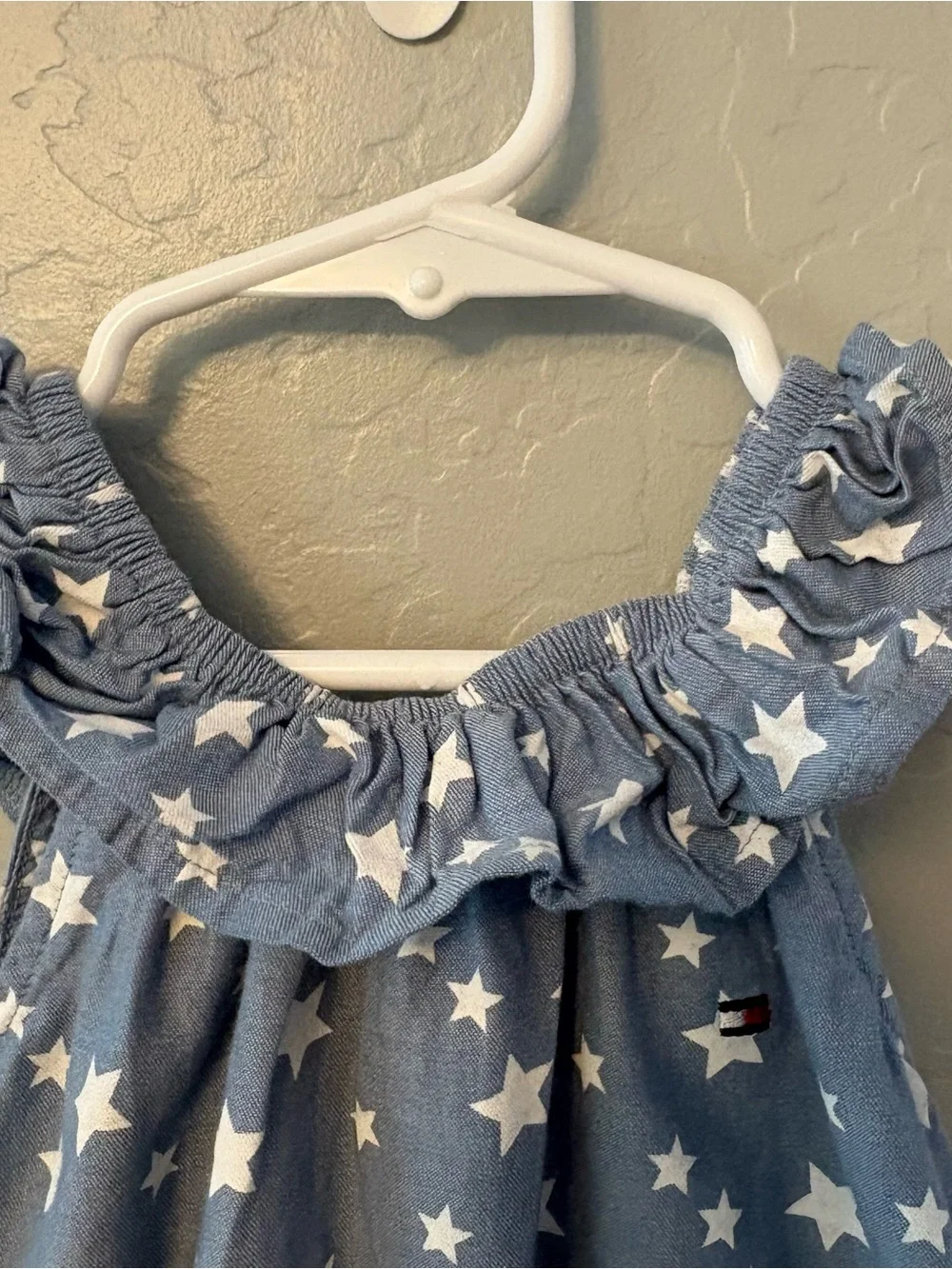Tommy Hilfiger baby girls chambray with white stars ruffle top/short set 18 mon